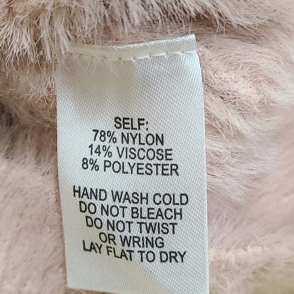 Lulu's eyelet knit oversized sweater size S - Picture 7 of 9